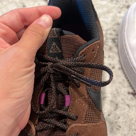 Nike ACG HIKING SHOES - Picture 6 of 7